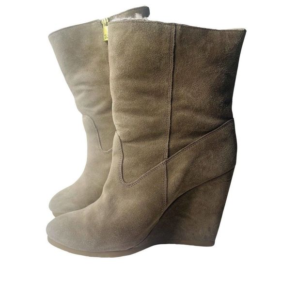 COACH TAN DANEE SIDE ZIP WEDGE HEEL BOOTIE FUR SHEARLING LINING SUEDE SIZE 9.5 - Picture 1 of 11